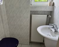 Gäste-WC mit Dusche