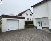 Hof und Garage