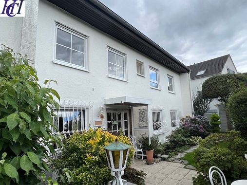 Jetzt neu: Haus zum Kauf in Kelkheim (Taunus)